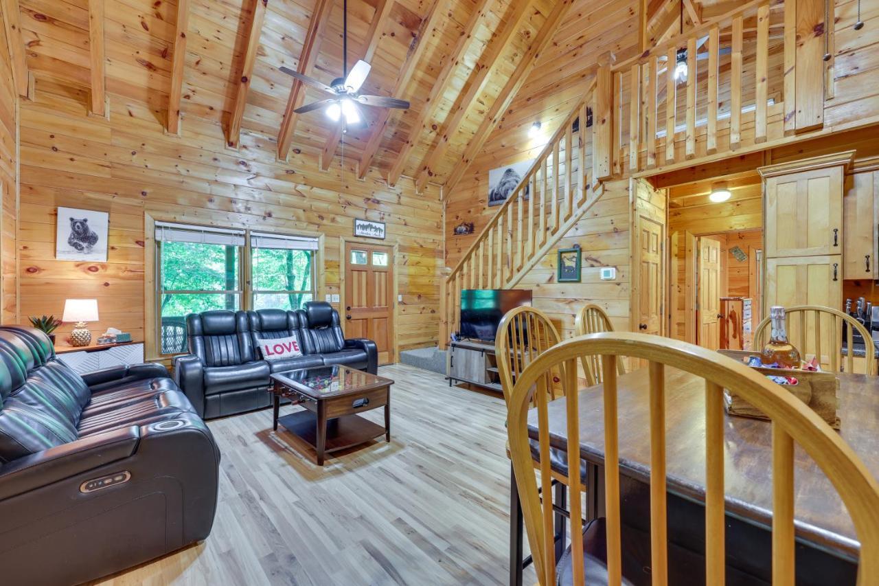 Riverfront Ellijay Cabin With Deck And Pool Access! Exterior foto