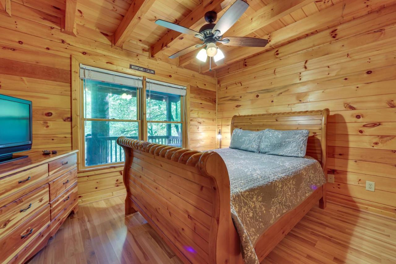 Riverfront Ellijay Cabin With Deck And Pool Access! Exterior foto