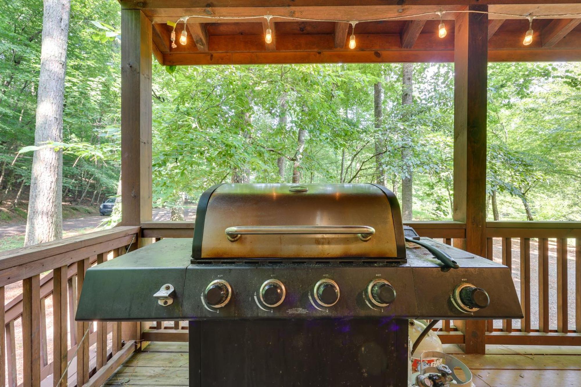 Riverfront Ellijay Cabin With Deck And Pool Access! Exterior foto