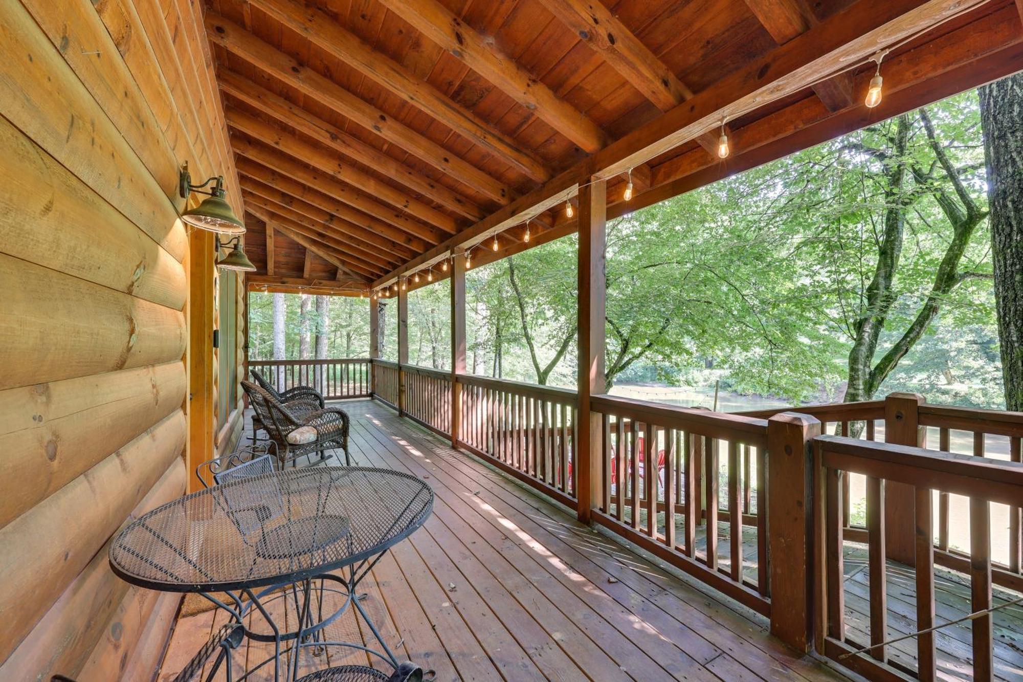 Riverfront Ellijay Cabin With Deck And Pool Access! Exterior foto