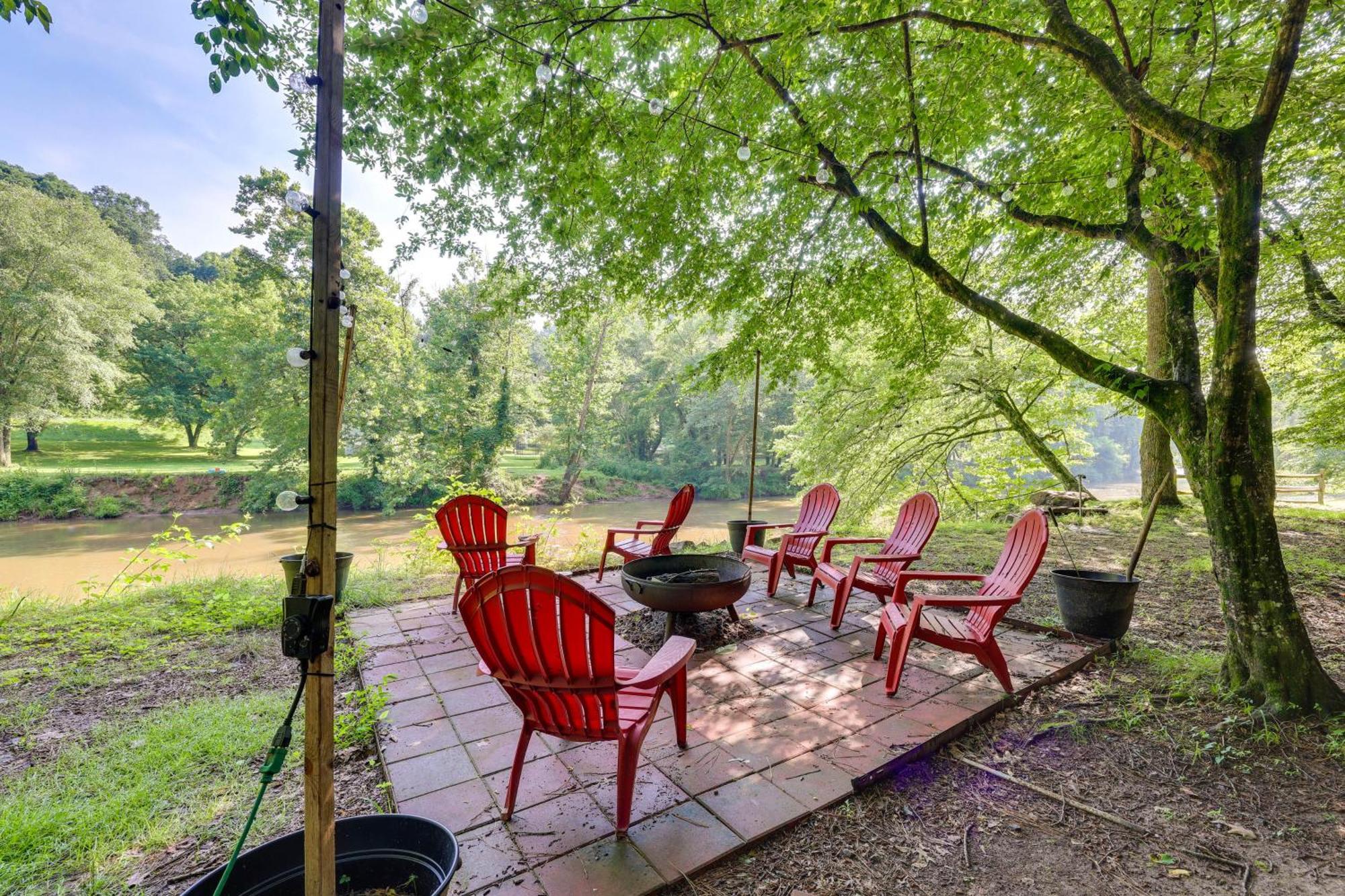 Riverfront Ellijay Cabin With Deck And Pool Access! Exterior foto